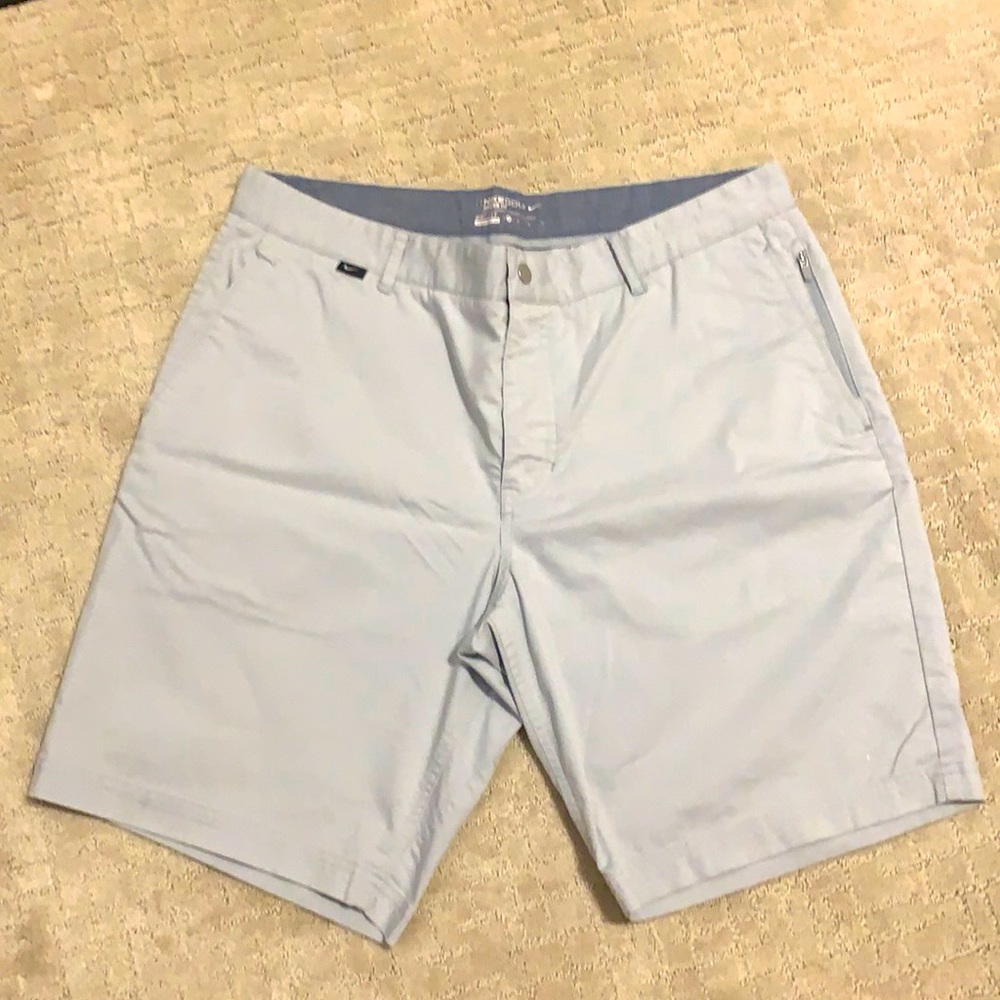 Nike Golf men’s shorts. Light grey.